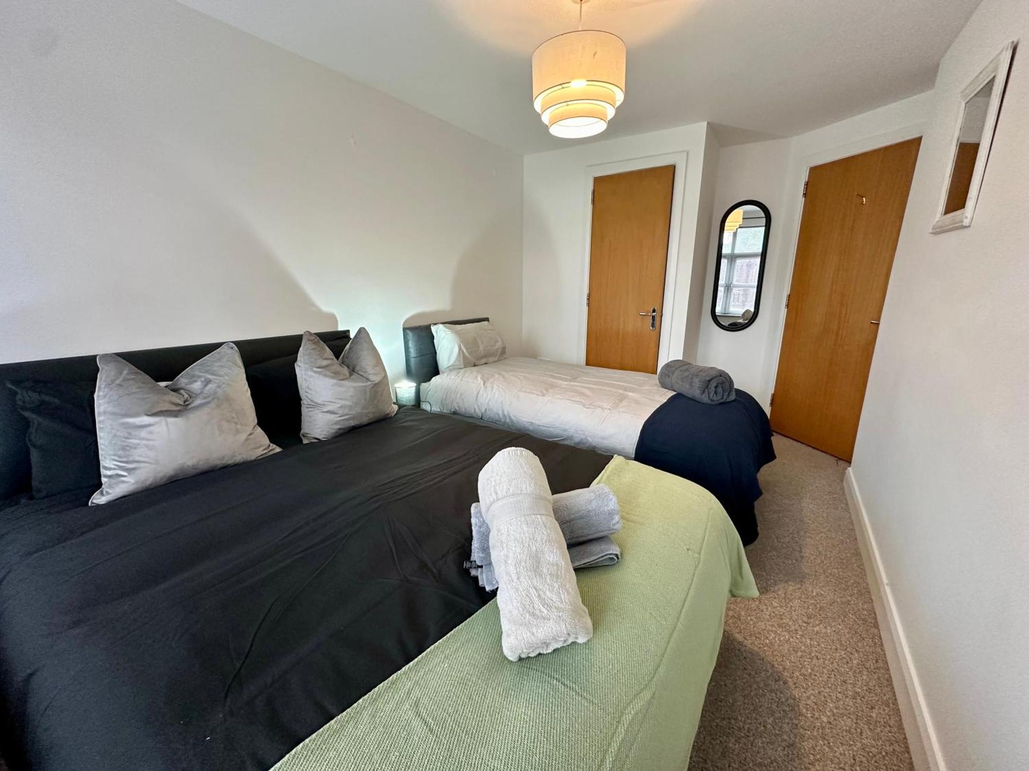 2Br City Side Apartment Belfast Bagian luar foto