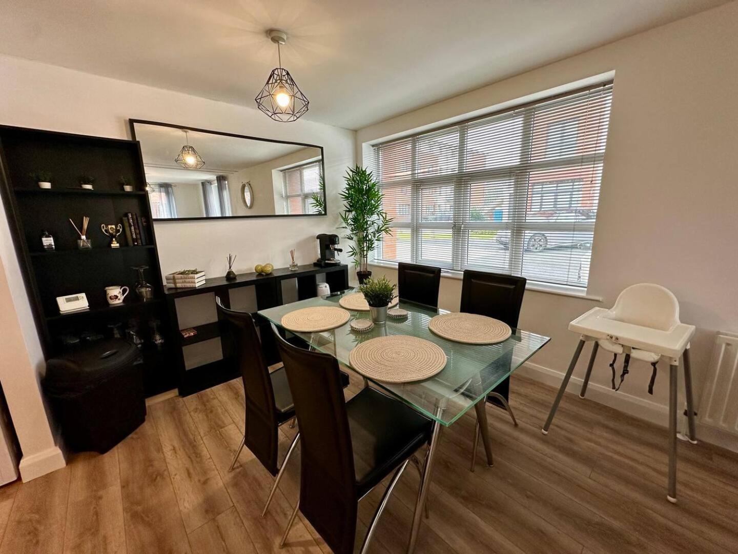 2Br City Side Apartment Belfast Bagian luar foto