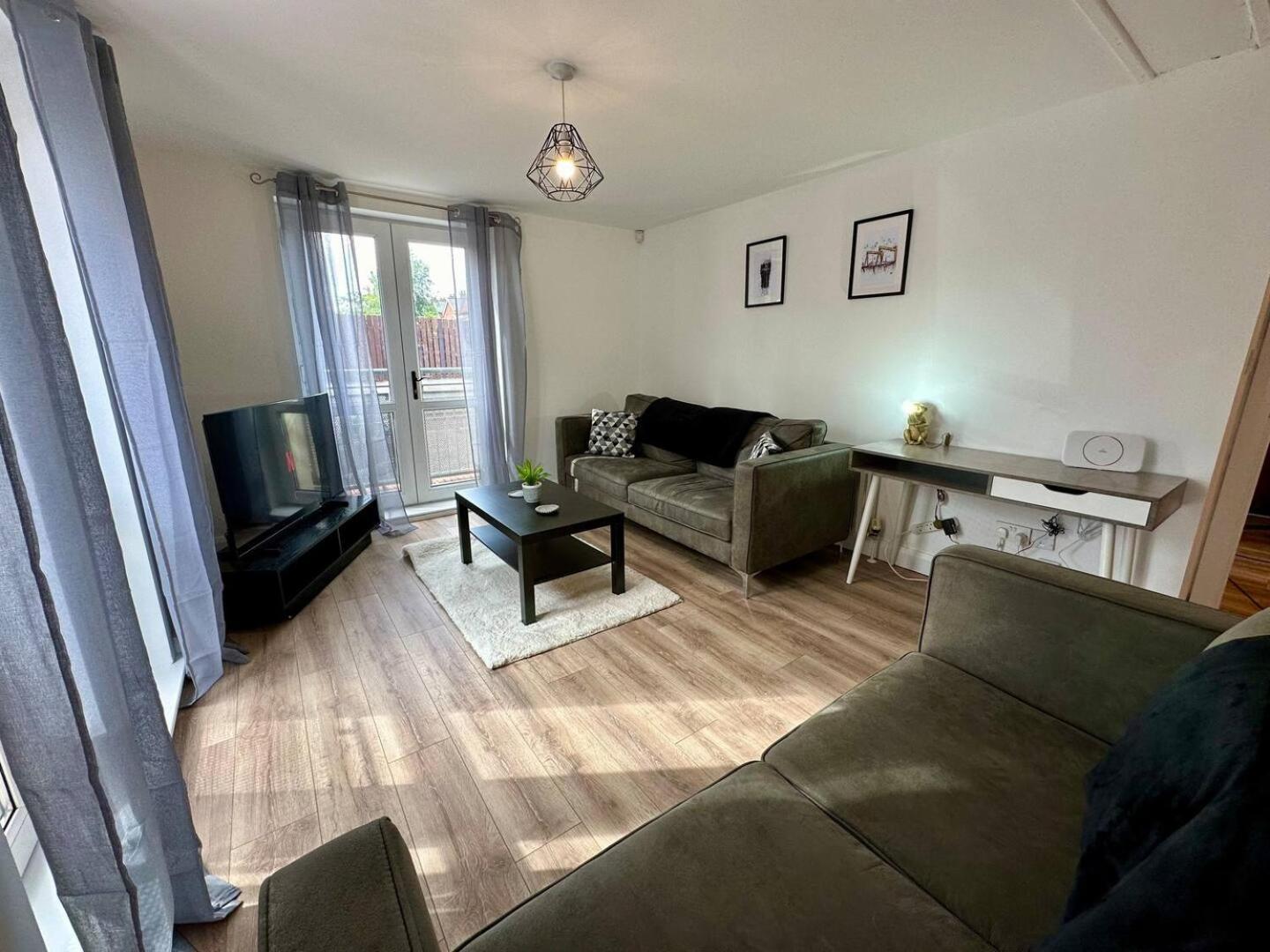 2Br City Side Apartment Belfast Bagian luar foto