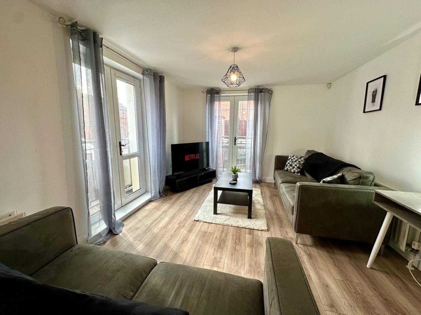 2Br City Side Apartment Belfast Bagian luar foto