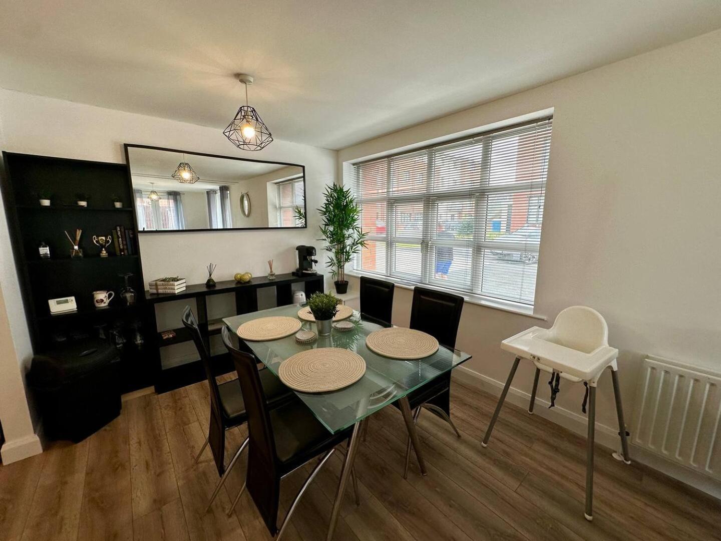 2Br City Side Apartment Belfast Bagian luar foto